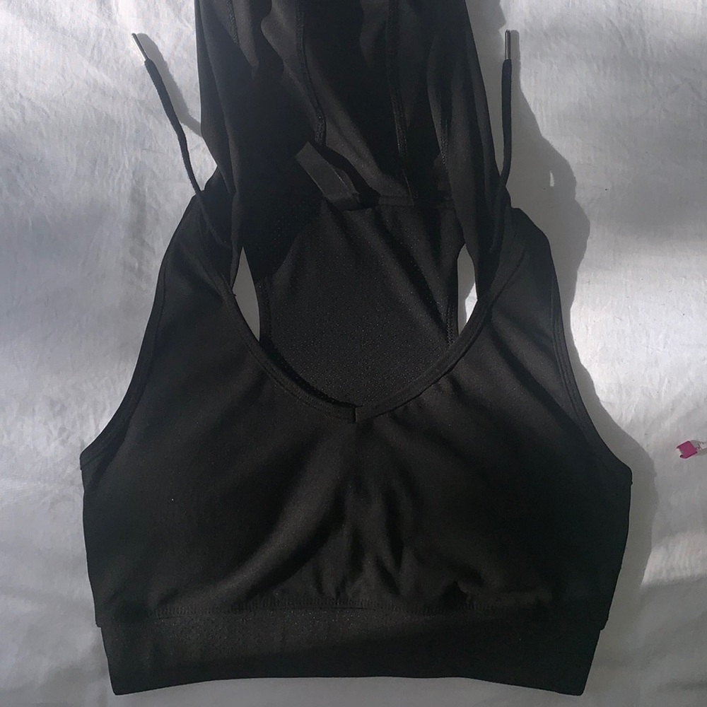Sports bra